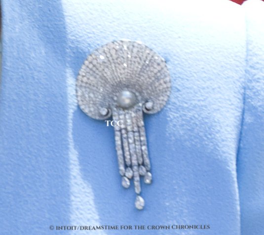 The Queen Mothers scallop shell pearl brooch 