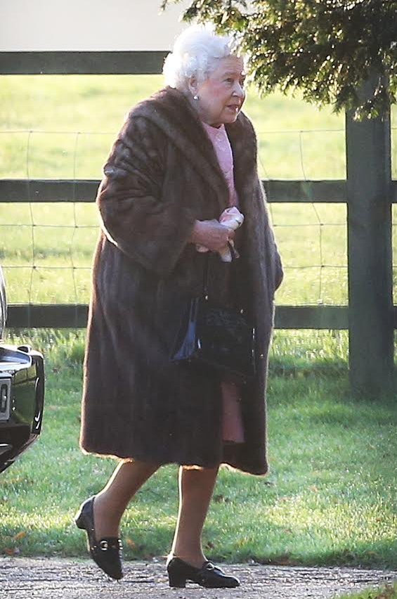 The first service of the day is an informal one, without hats. Here is The Queen arriving in 2014 for the morning service. I-images