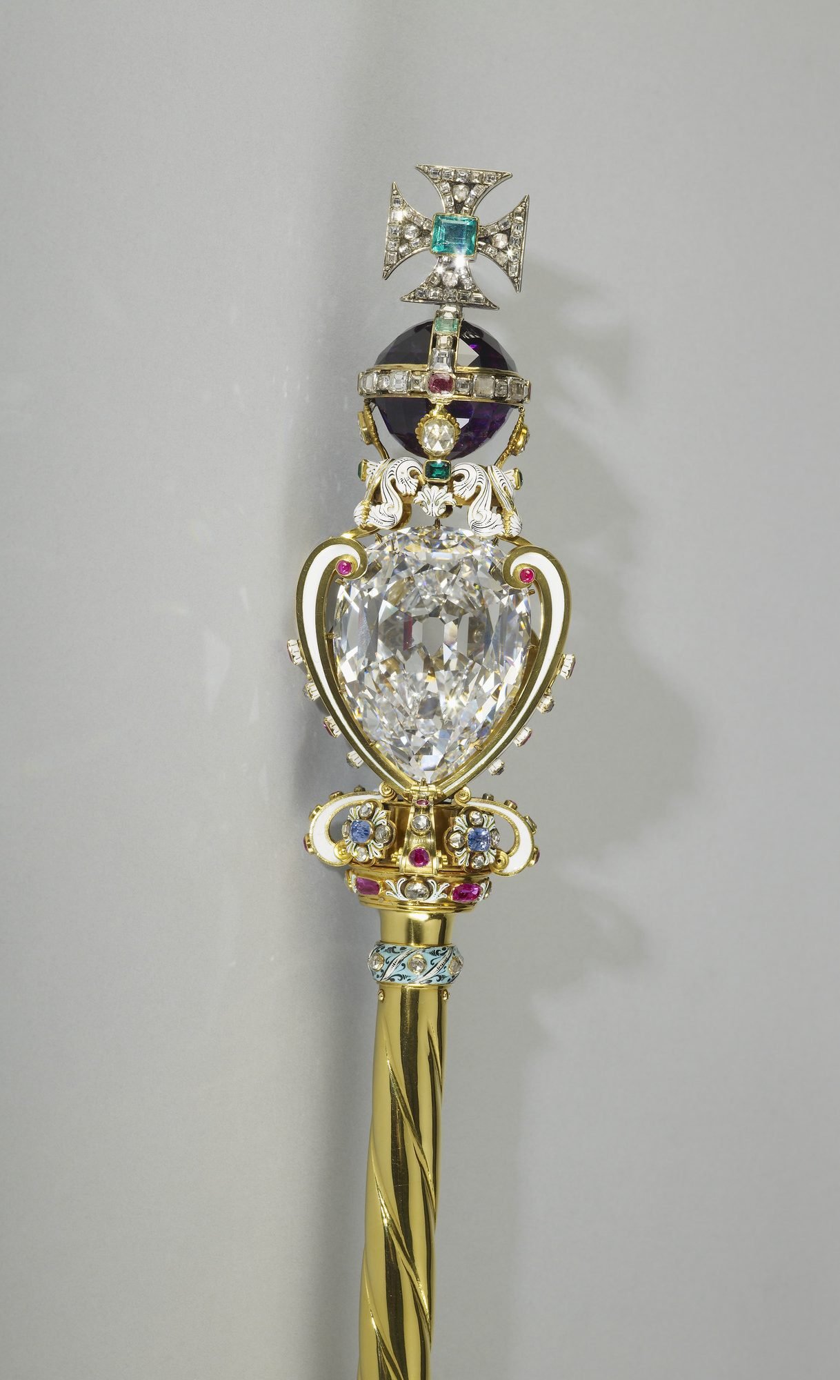 Meaning Behind Queen Elizabeth II's Imperial State Crown, Scepter, Orb – WWD