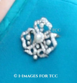 Pearl trefoil brooch