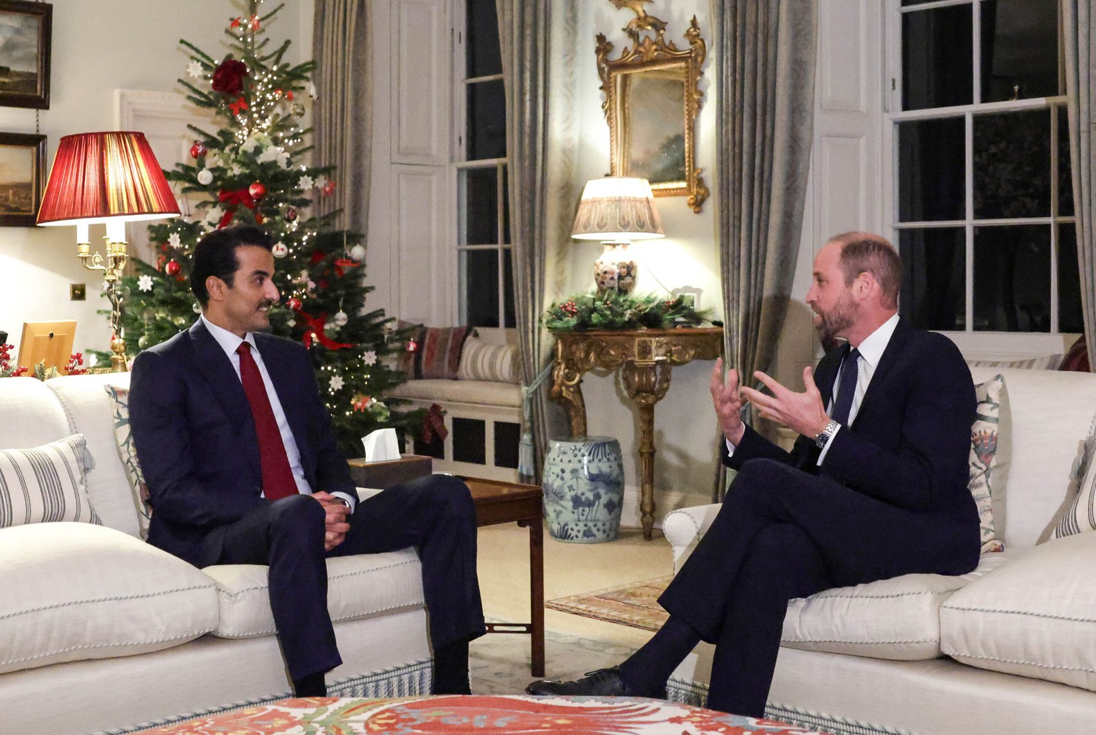 Before the Qatar State Banquet, Prince William received the Amir of the State of Qatar.