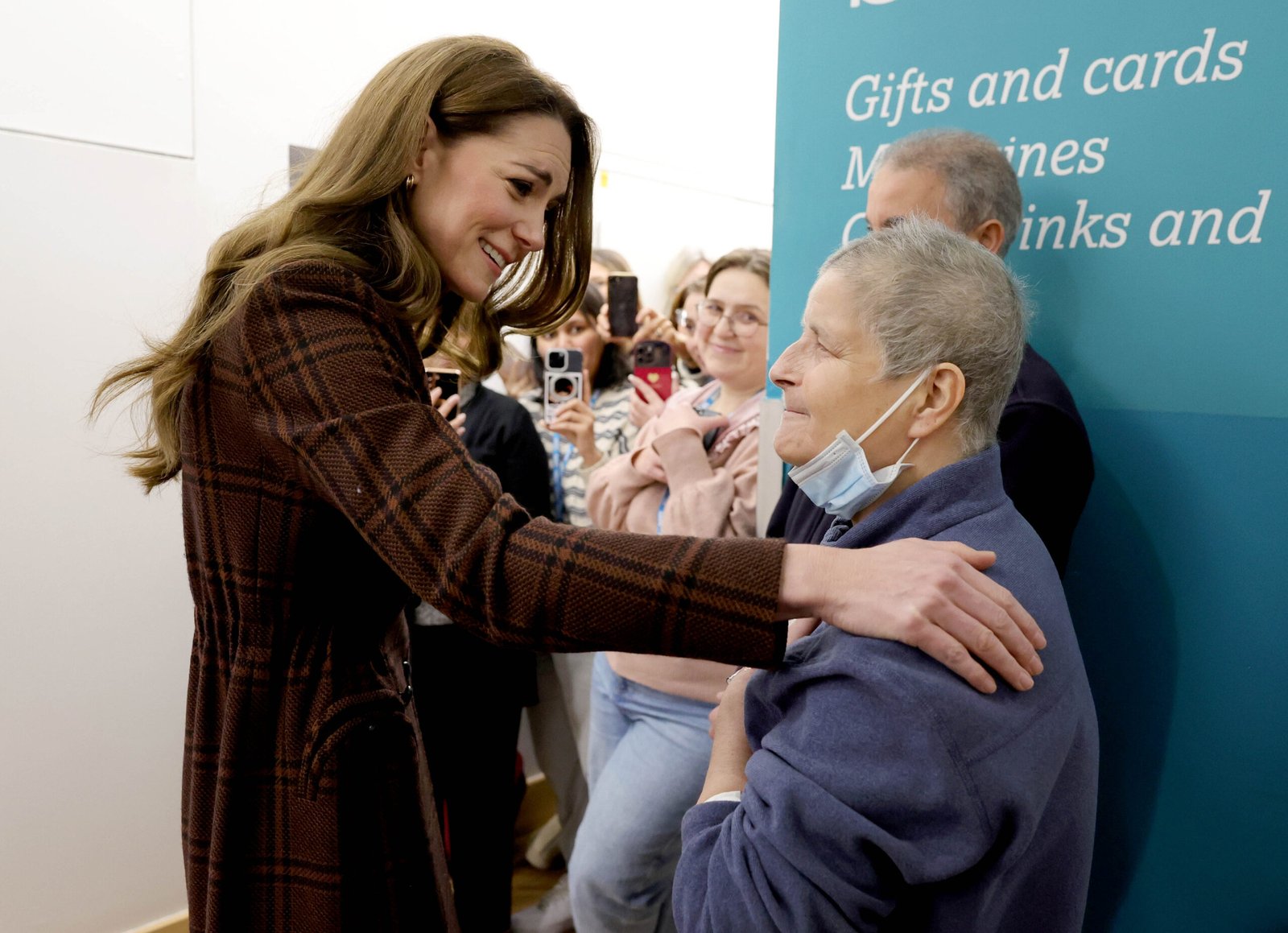 The Princess of Wales meets cancer patient Rebecca Mendlesohn during her visit the Royal Marsden Hospital in West London. (Picture by Andrew Parsons / Kensington Palace)