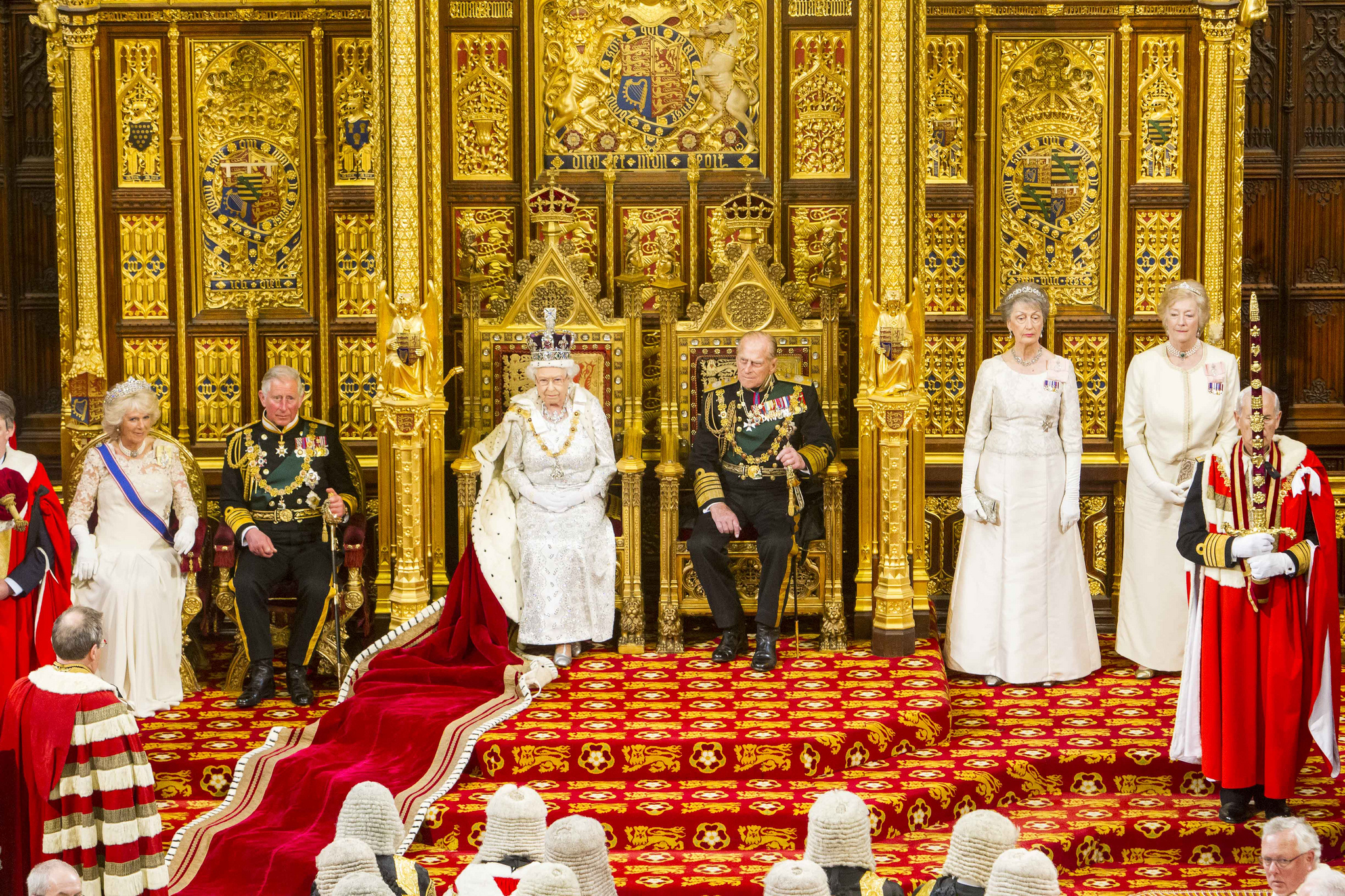 The queen s throne collection. Великобритания монархия короли.