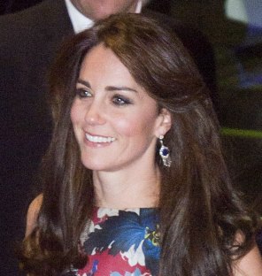 Image ©Licensed to i-Images Picture Agency. 27/10/2015. London, United Kingdom.  The Duchess of Cambridge arrives at The Victoria and Albert Museum in London, to attend 100 women in Hedge Funds gala dinner in aid of The Art Room. Picture by Ben Stevens / i-Images