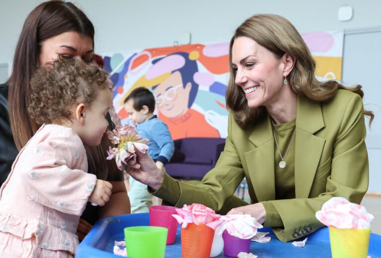 Princess of Wales warns of too much ‘screen time’ as she visits to Home-Start in Oxford