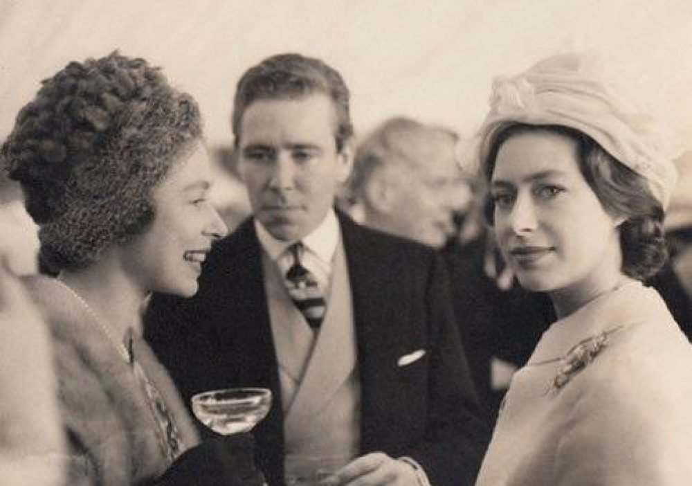 Antony Armstrong-Jones, Earl of Snowdon, has died today. He was married to Princess Margaret. (RV1864)