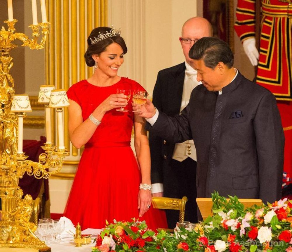 Catherine wearing Queen Mary’s Diamond Choker Bracelet at the Chinese State Banquet