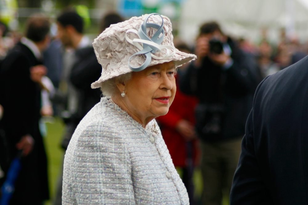 queen decides no gun salute