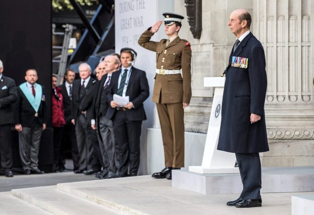 The Duke of Kent unveils the memorial to the Freemasons of WWI who were awarded Victoria Crosses (MoD, Rupert Frere)