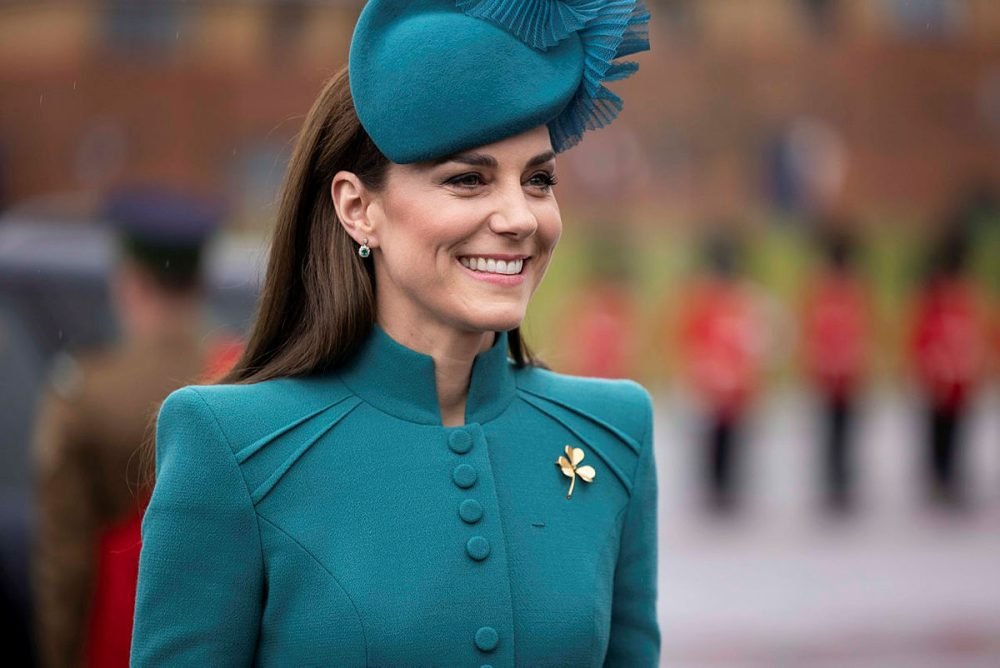The Princess of Wales wearing the Irish Guards brooch. (Defence Imagery).