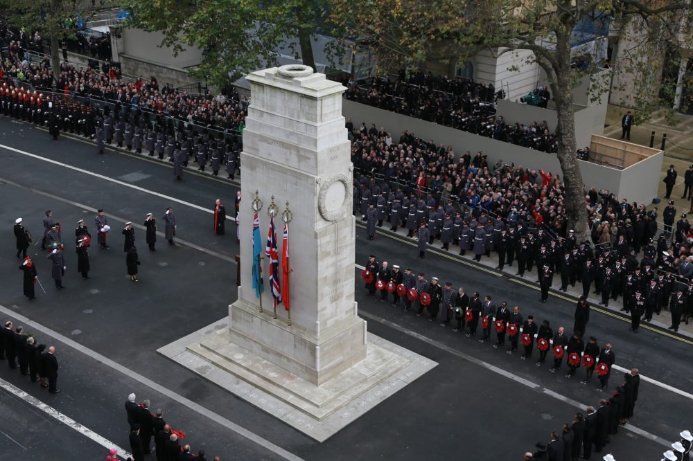 The Queen led the Remembrance Sunday service at the Cenotaph in London with the Royal Family and Chief of Staffs in attendance in November 2014, as commemorations were held across the UK in honour of those who died in wars and conflicts.

Thousands of current and former military personnel joined the Queen, together with the main party leaders, who also laid wreaths. The Queen was the first to lay a wreath at the Cenotaph, followed by other members of the Royal Family, Prime Minister David Cameron, Liberal Democrat leader Nick Clegg, and opposition leader Ed Miliband