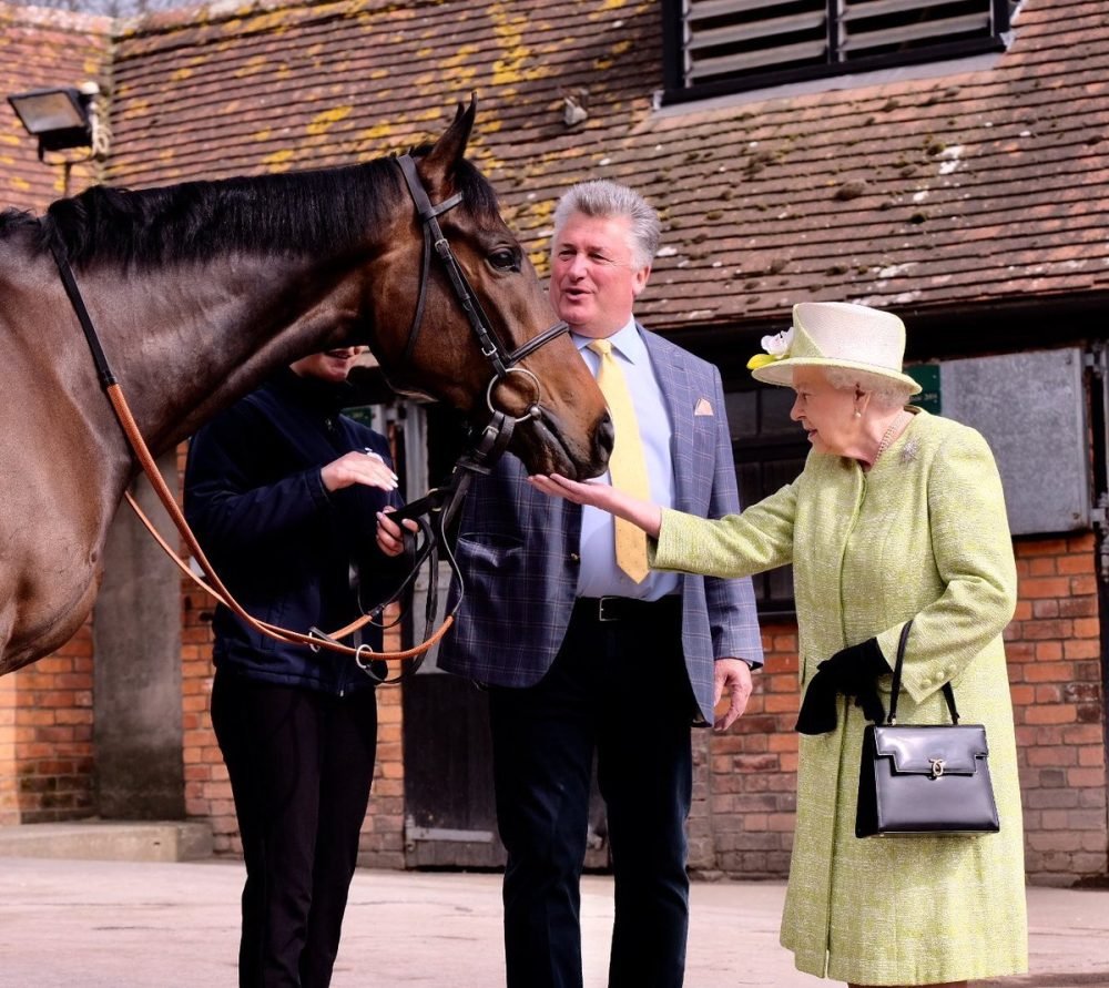 the queen visits manor farm stables in somerset (royal family)