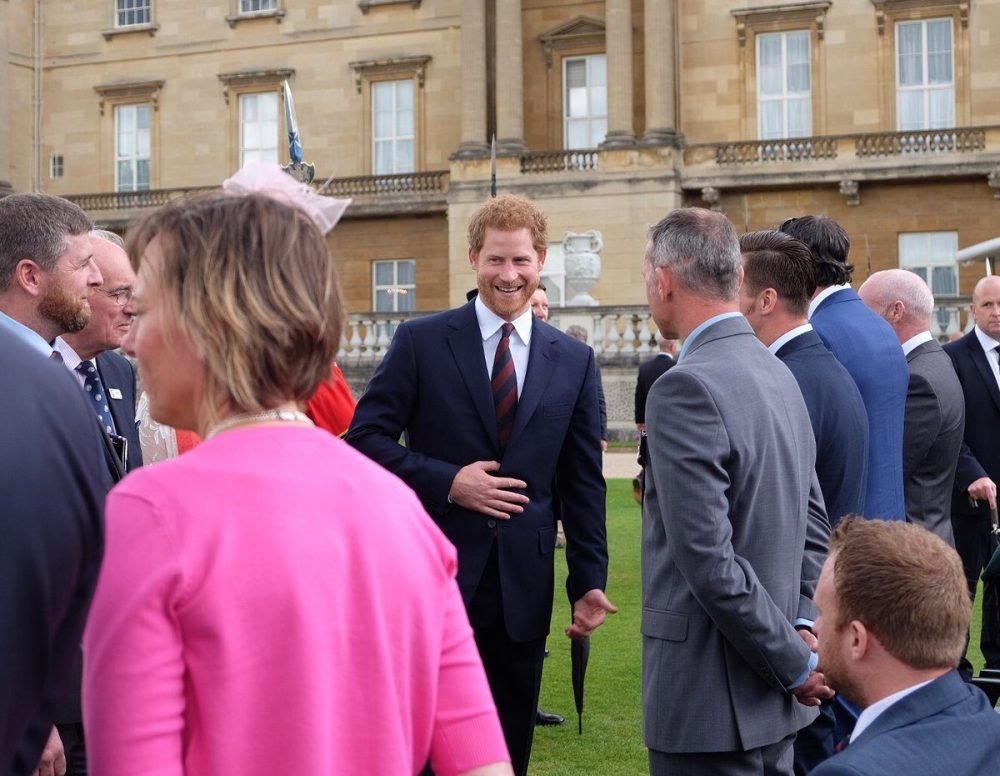 DBFofFMXUAYbeyr Prince Harry hosted his first garden party today, for the Not Forgotten Association (Royal Family)