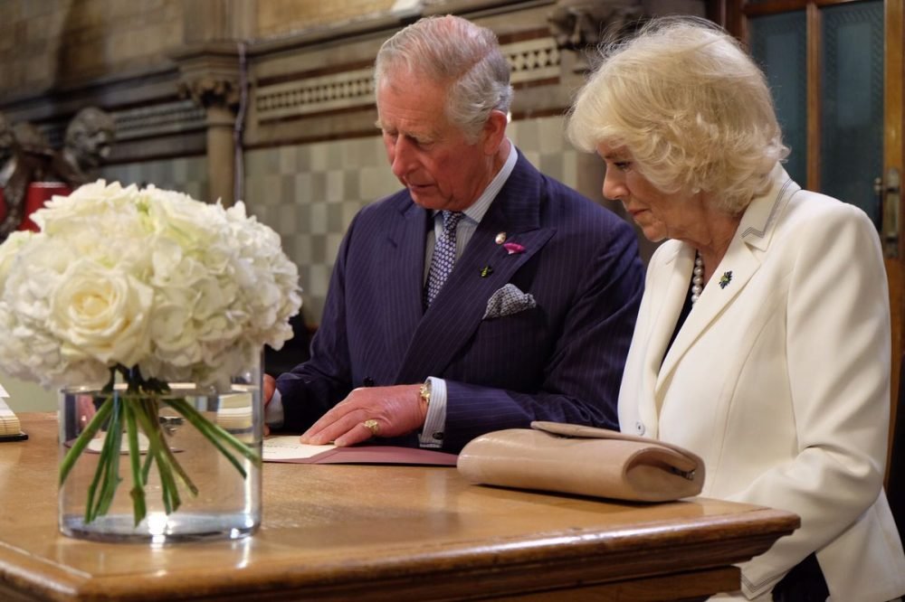 Charles and Camilla visited Manchester to thank staff who helped in the aftermath of the 22 May Manchester arena bombing. C/ Clarence House Twitter @ClarenceHouse
