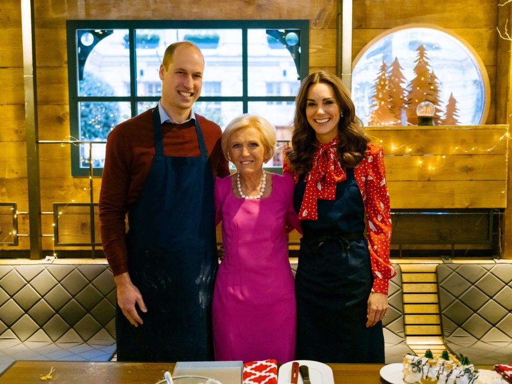 Prince William and Kate do some baking with Mary Berry (KP/BBC)