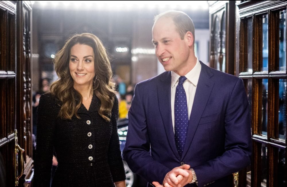 Prince William and Kate arrive at the Noel Coward theatre to see Dear Evan Hansen Kensington Palace)