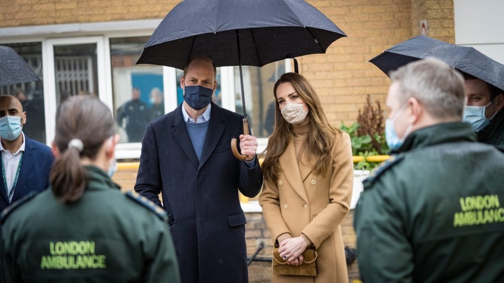The Duke and Duchess of Cambridge visit Newham ambulance station in East London (@KensingtonRoyal)