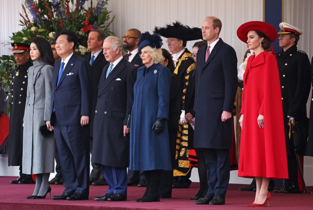 The President and The First Lady of the Republic of Korea received a Ceremonial Welcome. (Royal Family).