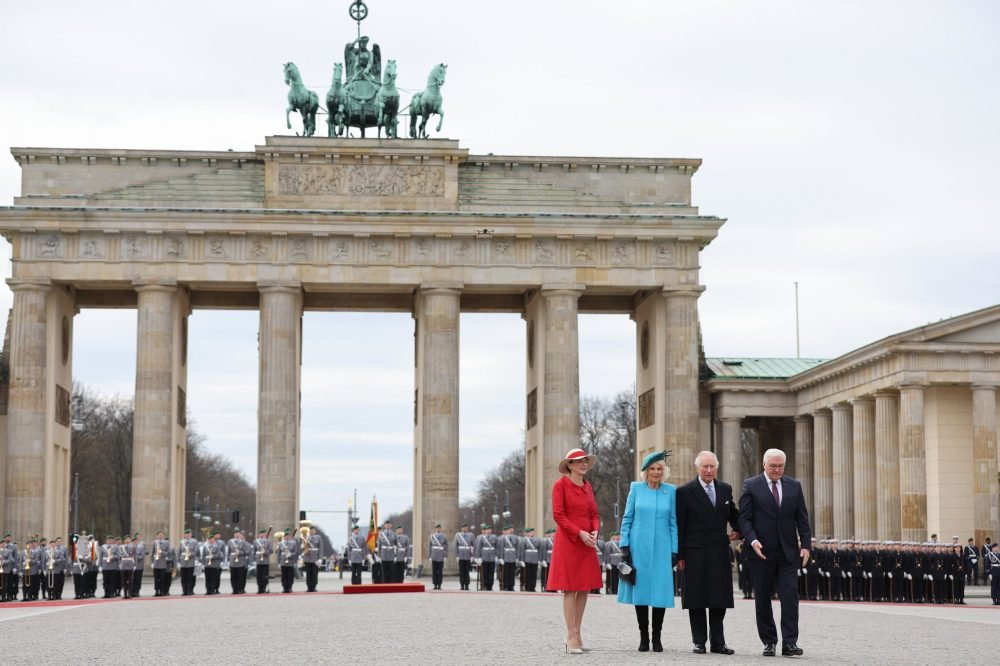 Charles and Camilla were welcomed at the Brandenburg Gate for their State Visit (Royal Family)