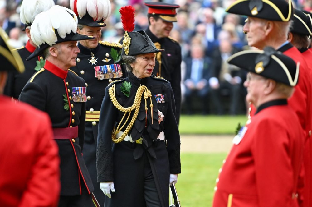 The Princess speaking to the Chelsea Pensioners. (The Chelsea Pensioners/Twitter).