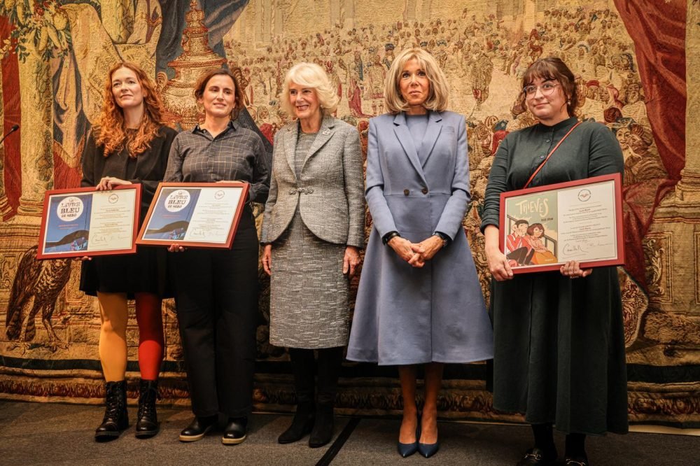 Queen Camilla and Madame Brigitte Macron with the winners of the Entente Littéraire Prize. (Royal Family)