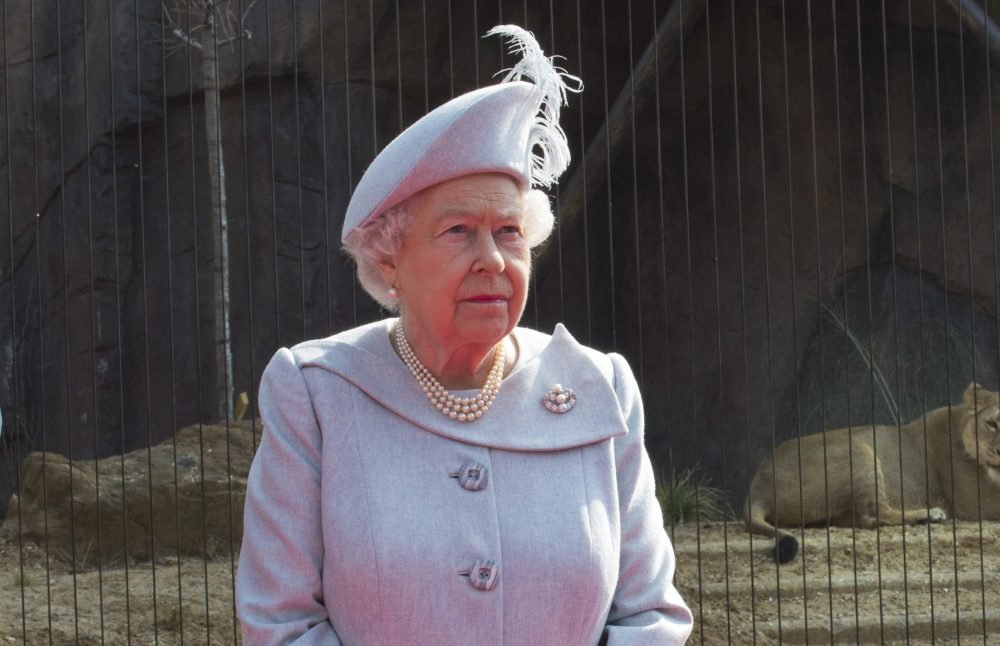 The Queen and duke of Edinburgh at London Zoo security shake up is worrying the queen. Picture by WPA rota / i-Images