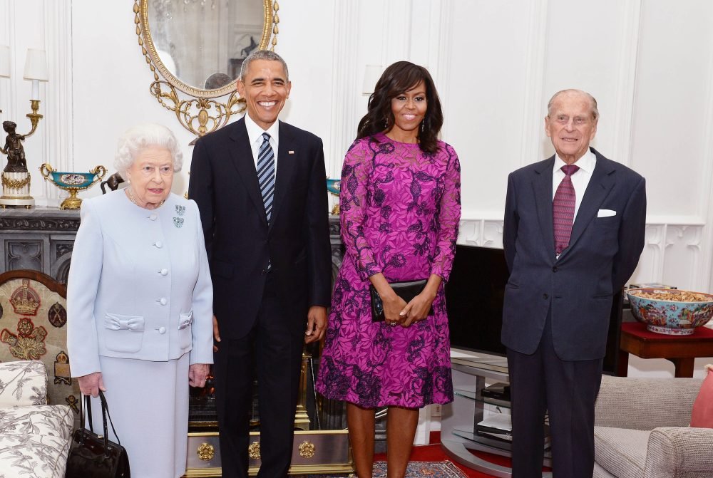 Image ©Licensed to i-Images Picture Agency. 22/04/2016. London, United Kingdom. President Obama Meets the Queen. 

Queen Elizabeth II and the Duke of Edinburgh stand with the President and First Lady of the United States Barack Obama and his wife Michelle (both centre), in the Oak Room at Windsor Castle ahead of a private lunch hosted by the Queen


Picture by WPA Rota / i-Images