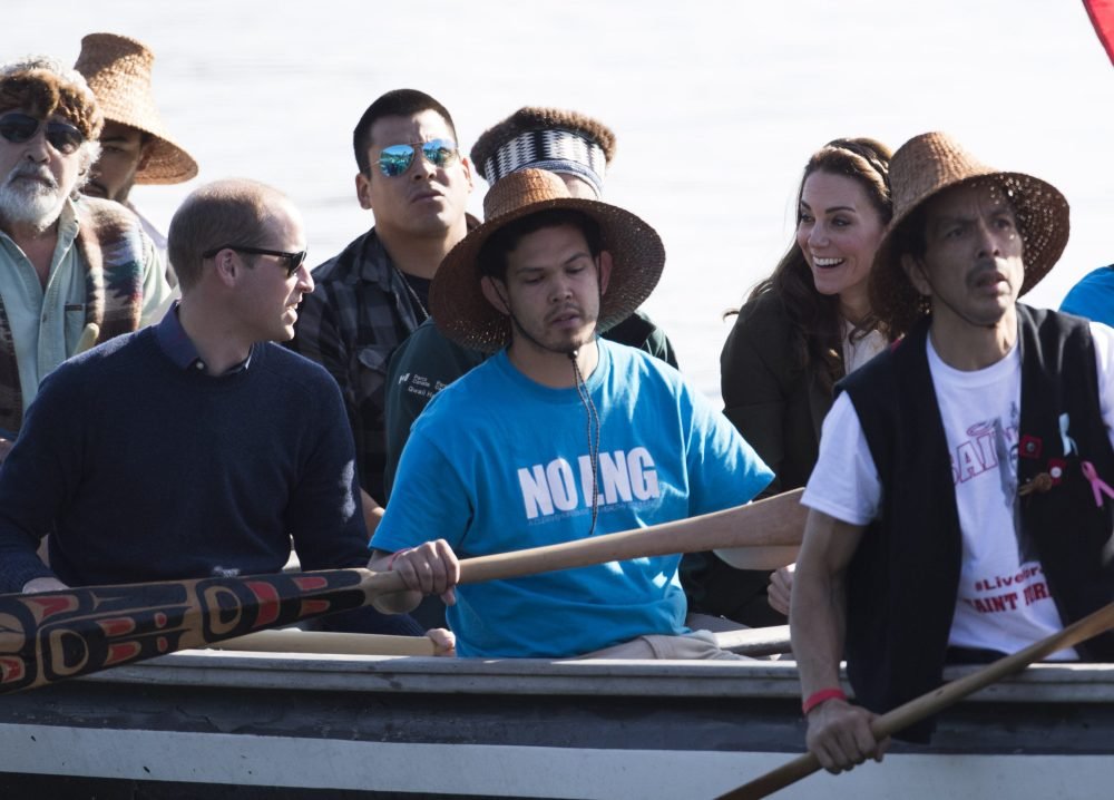 William and Kate help paddle in traditional war canoe on the island of Haida Gwaii in British Columbia during #RoyalVisitCanada. Picture by Stephen Lock / i-Images
