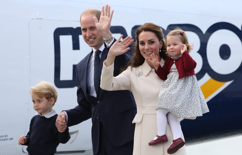 The Duke and Duchess of Cambridge, Prince George and Princess Charlotte wave Canada goodbye in October 2016. (Picture by Stephen Lock / i-Images)