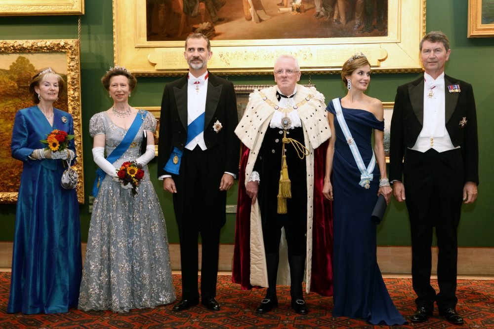 The Princess Royal and Sir Tim Laurence greet King Felipe and Queen Letizia at the Guildhall before a banquet hosted by the Lord Mayor and his wife.
Picture by  i-Images / Pool