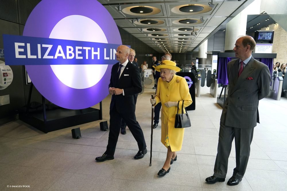 The Queen at the official opening of the Elizabeth line at Paddington Station with The Earl of Wessex.
