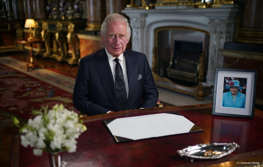 Image Licensed to i-Images Picture Agency. 09/09/2022. London, United Kingdom. King Charles III delivers his address to the nation and the Commonwealth from Buckingham Palace in London, following the death of Queen Elizabeth II Picture by Pool / i-Images