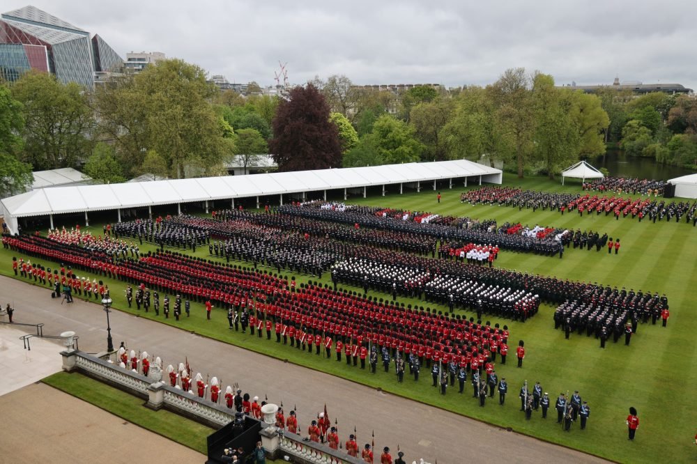Around 200 personnel provided a Guard of Honour at Buckingham Palace. (MOD).