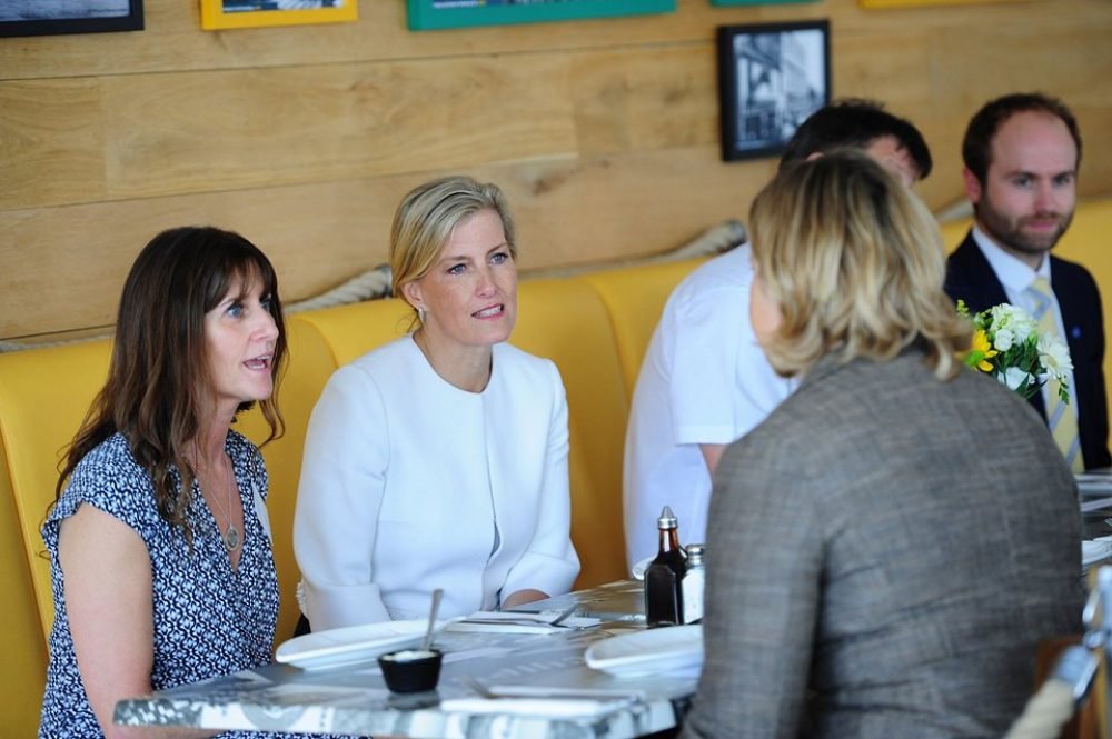 The Countess of Wessex enjoys lunch at the UK's 'best independent fish and chips shop' (C/ tobyweller.co.uk)