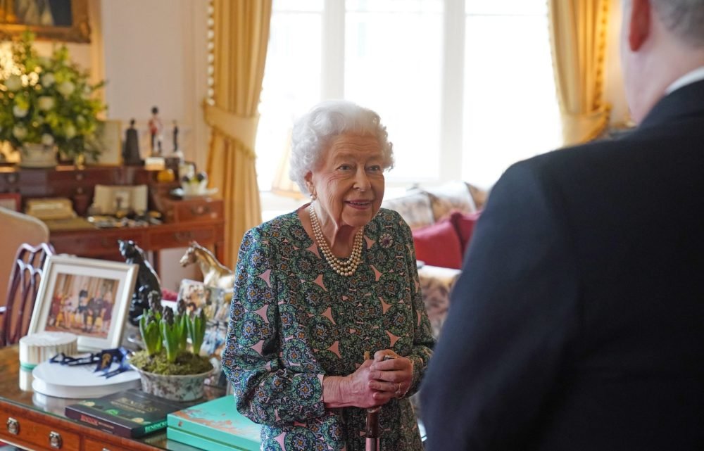 The Queen carried out her first in-person engagement today since her covid scare. (Royal Family)