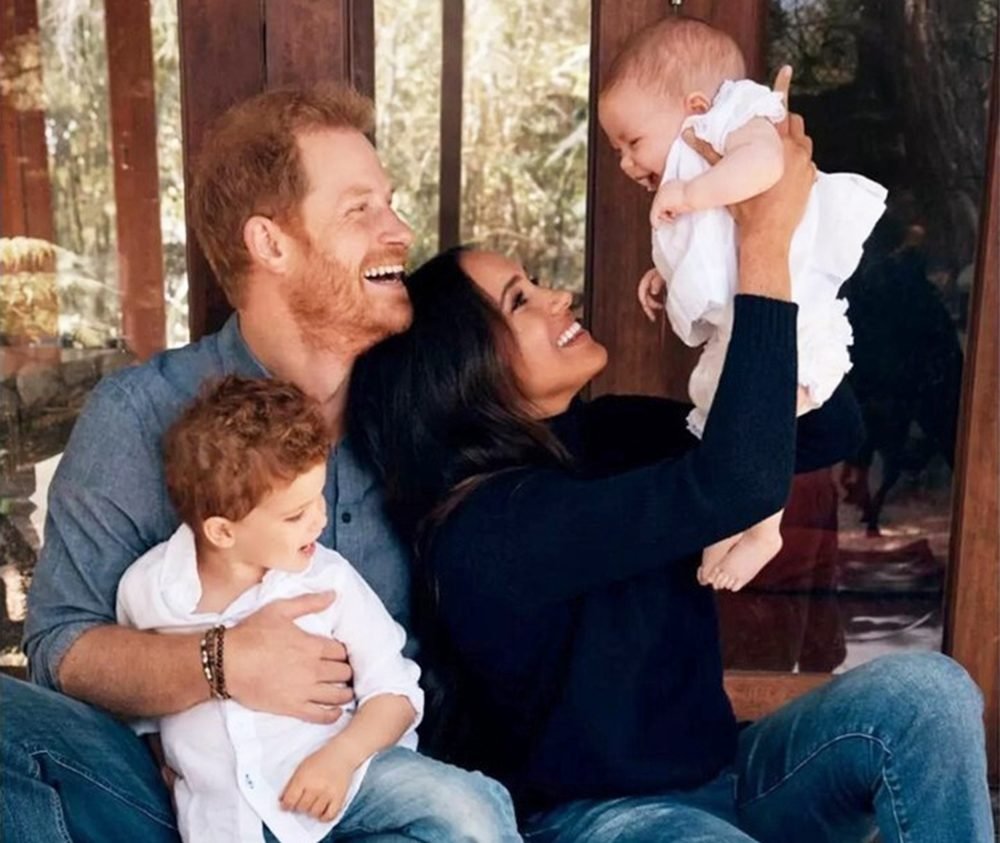 A photo of Harry and Meghan with Archie and Lilibet from their Christmas email.