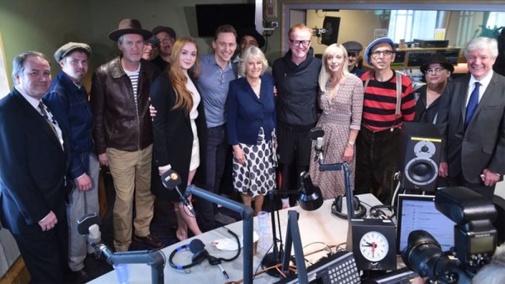 Camilla poses for a photo with Chris Evans, Tom Hiddleston and Helen Turner at BBC Radio 2