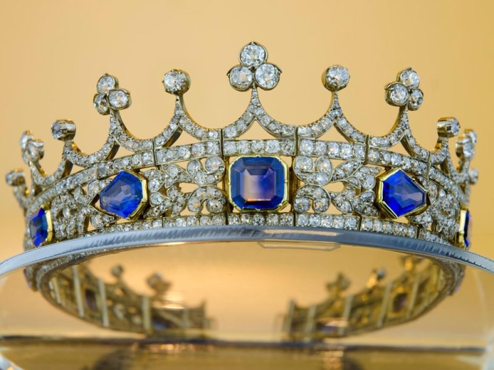 Queen Victoria's coronet will hopefully stay in the UK (Department for Culture, Media and Sport)