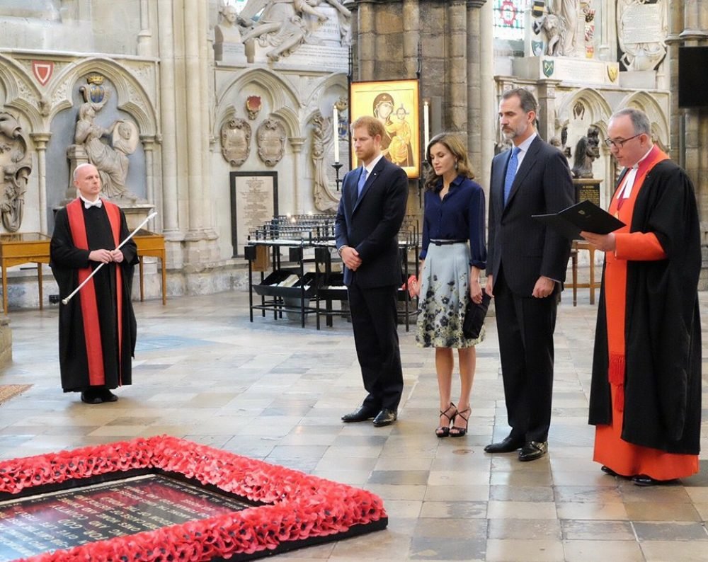 King Felipe, Queen Letizia and Prince Harry stand solemnly at the Grave of the Unknown Warrior, Westminster Abbey