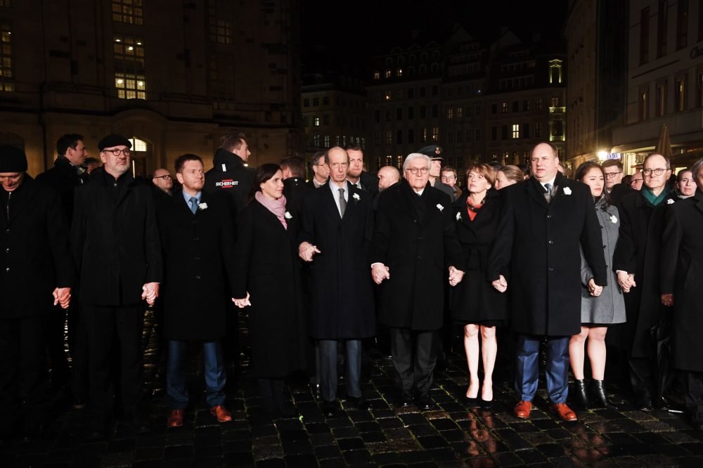 The Duke of Kent is part of a human peace chain in Dresden (Royal Family)