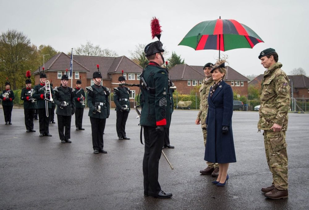 Sophie attends the homecoming parade for soldiers from 5 Rifles (C/ MOD)