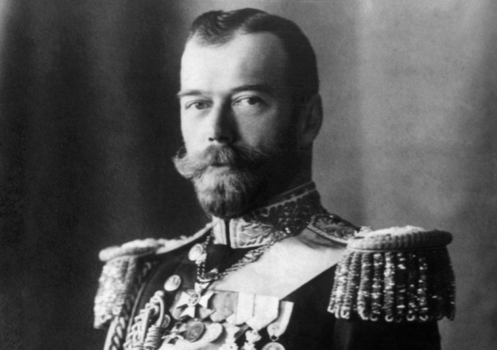 Nicholas II wears the Royal Victorian Chain, a gift from Edward VII. Shutterstock/Everett Historical