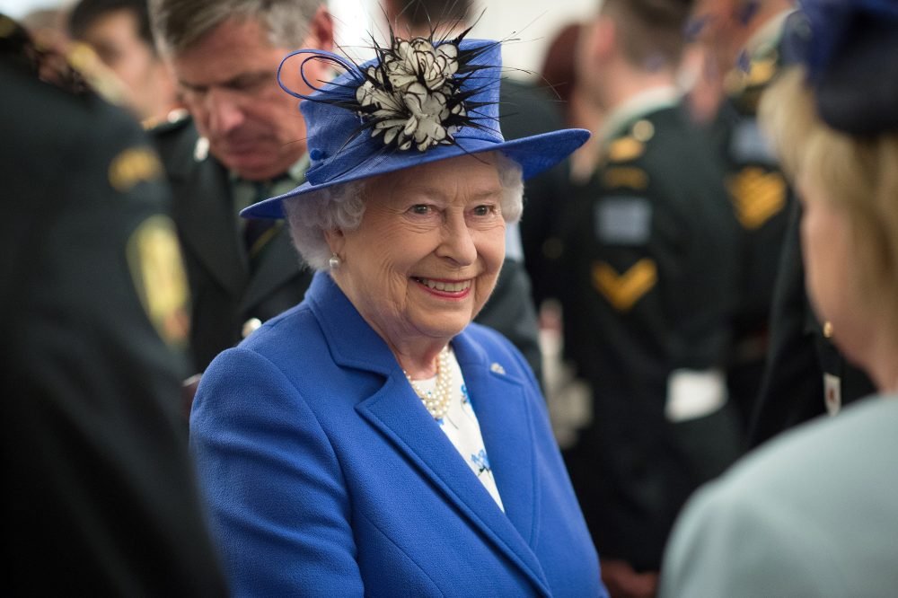 The Queen attends a reception for Canadian regiments The Queen is celebrating her Sapphire Jubilee - 65 years on the throne. (Splash News)